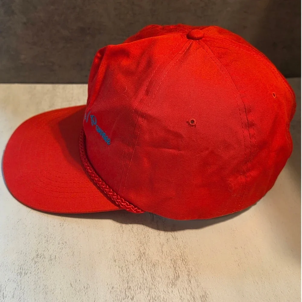 Unbranded six panel includes